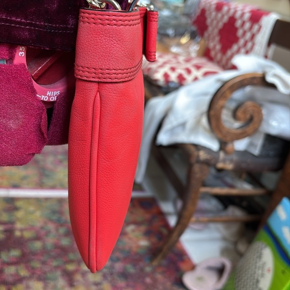 Kate Spade Crossbody bag leather orangeish red bow on front chain strap det - Picture 6 of 16